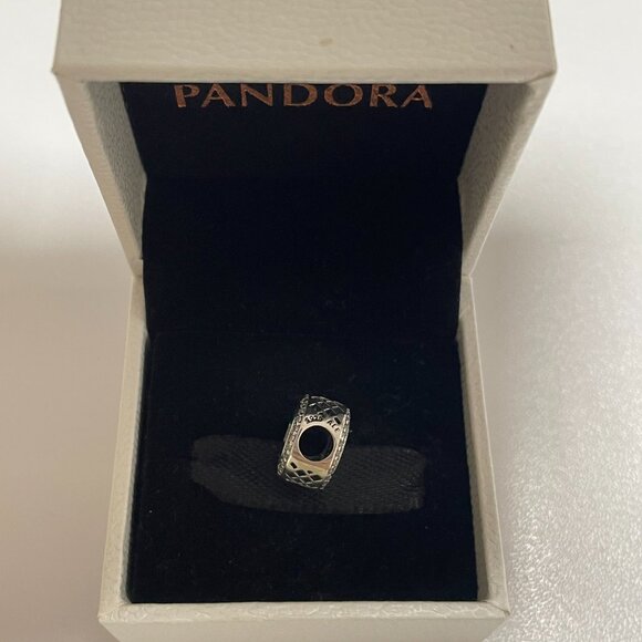 Pandora The United Arab Emirates Flag Exclusive Charm Bead - Picture 5 of 5